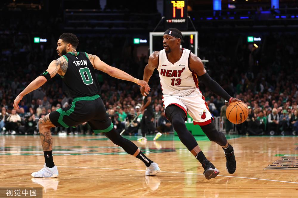 上展现出策 上展现出策