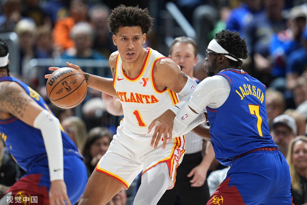 在激烈竞争 在激烈竞争