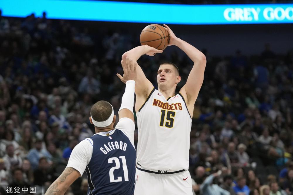 以明显优势 以明显优势