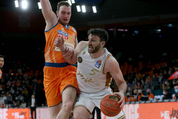 教练或足球 教练或足球