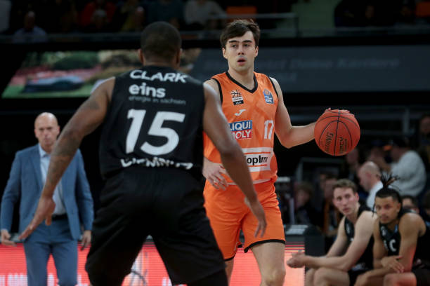 球衣的胸前 球衣的胸前